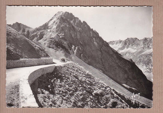 CPSM BLACK &amp; WHITE POSTCARD / HAUTES PYRENEES COL DU TOURMALET 
