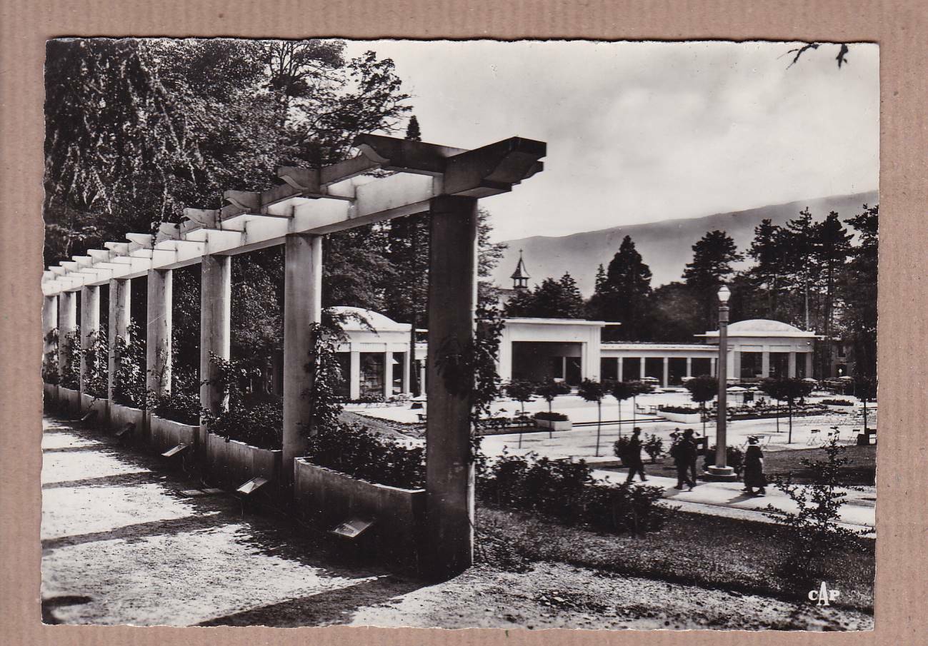 CARTE POSTALE CPSM NOIR & BLANC / AIX-LES-BAINS LE PARC ET LE PALAIS DES SOURCES