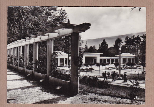 CARTE POSTALE CPSM NOIR & BLANC / AIX-LES-BAINS LE PARC ET LE PALAIS DES SOURCES