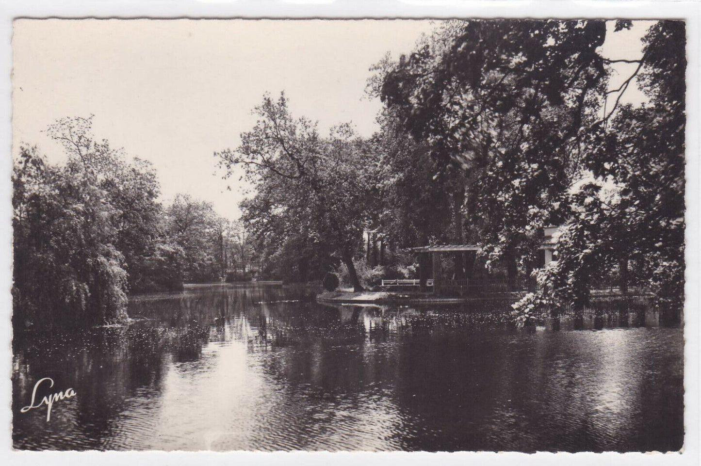 CPSM BLACK &amp; WHITE POSTCARD LE VESINET LE LAC INFERIEUR 