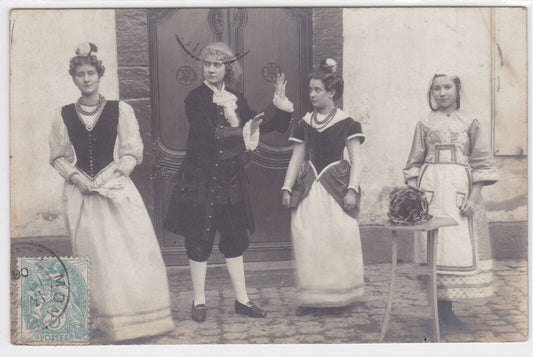 SERIE DE 4 CPA PHOTOS DEGUISEMENTS THEATRE GROUPE (1906)