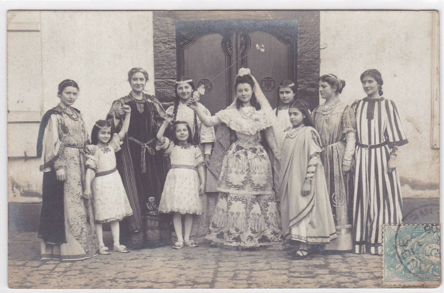 SERIE DE 4 CPA PHOTOS DEGUISEMENTS THEATRE GROUPE (1906)