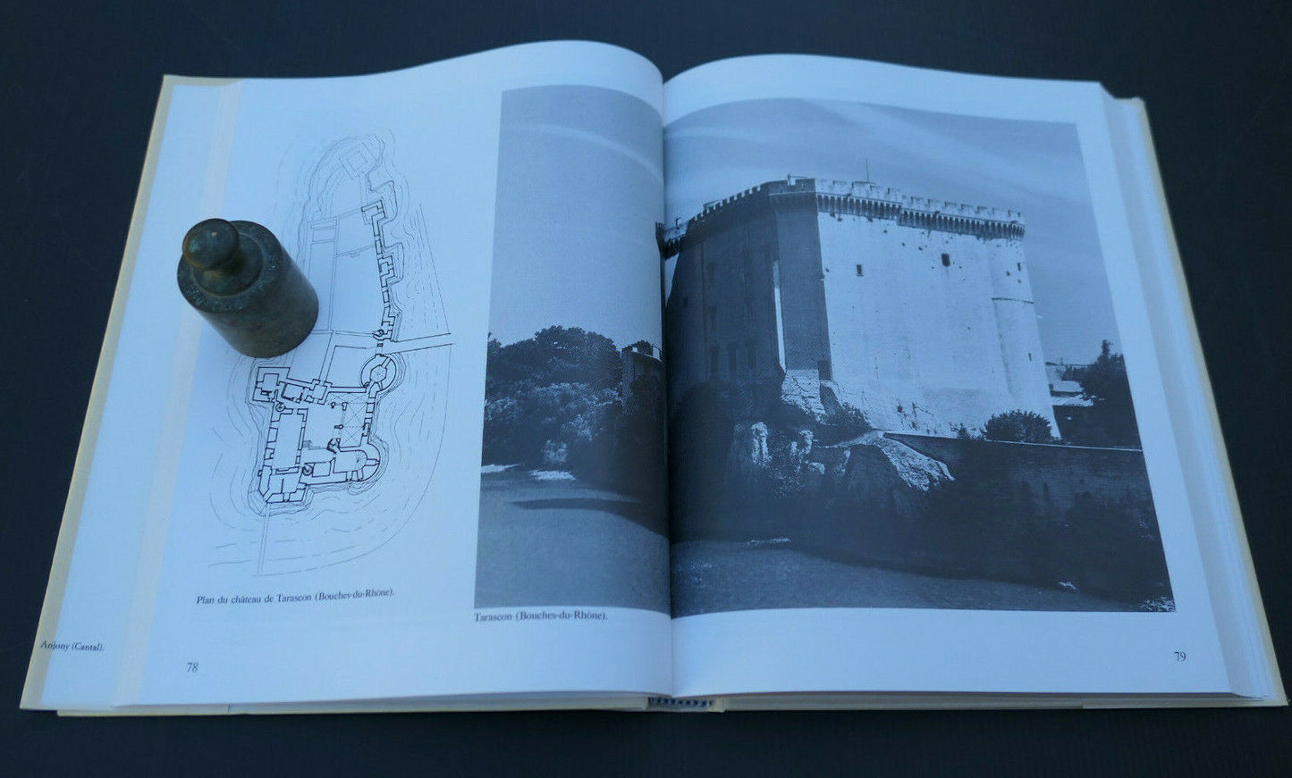 LE CHATEAU FEODAL DANS L'HISTOIRE MEDIEVALE / HISTOIRE ARCHITECTURE MOYEN AGE