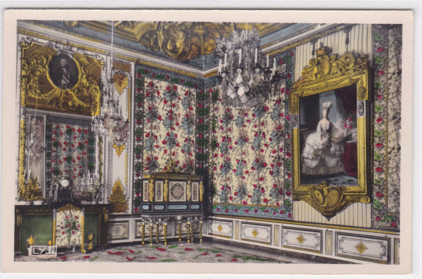 POSTCARD CPSM VERSAILLES THE PALACE QUEEN'S BEDROOM 