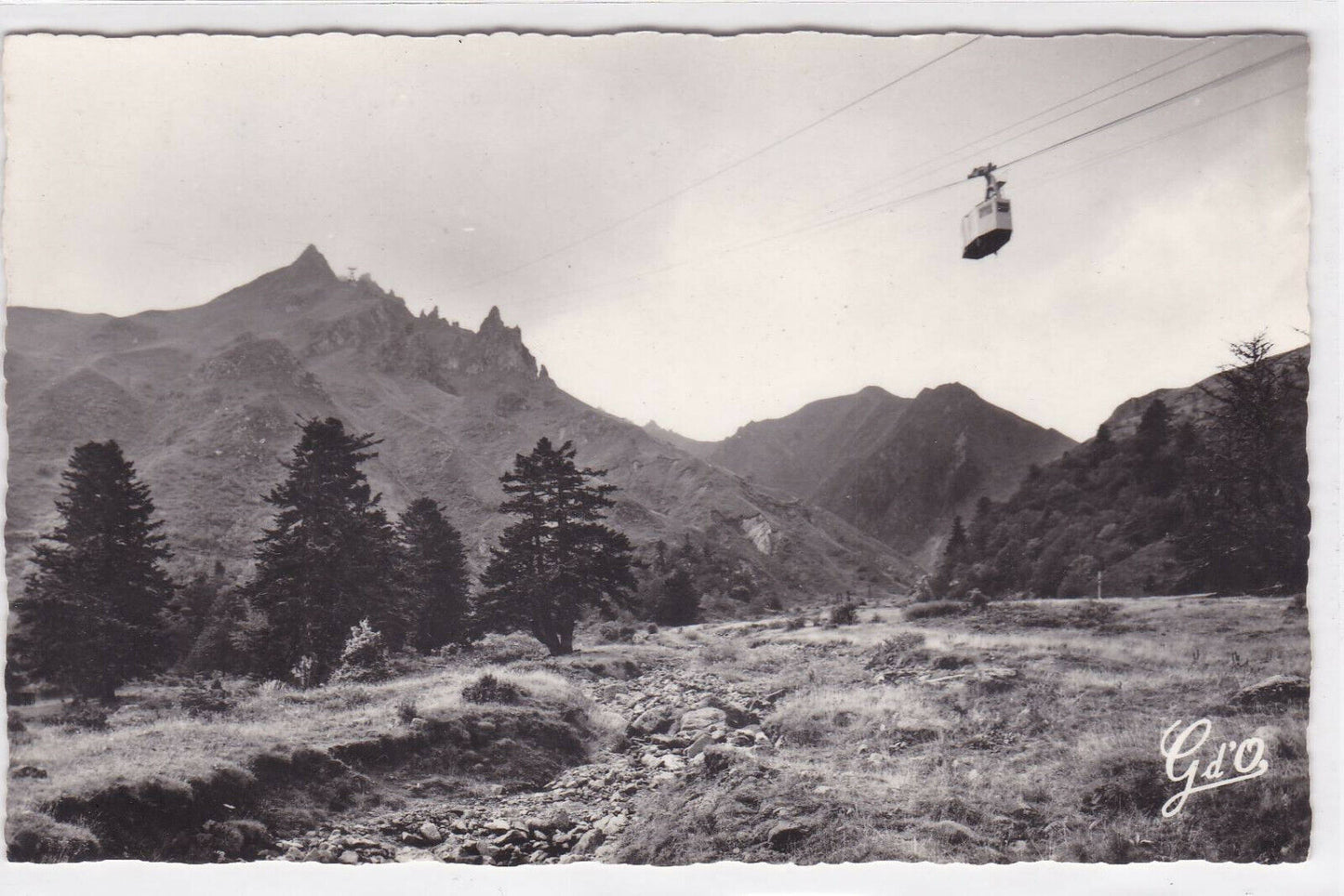 CARTE POSTALE NOIR & BLANC CPSM MONT-DORE-SANCY LA BOURBOULE TELEFERIQUE