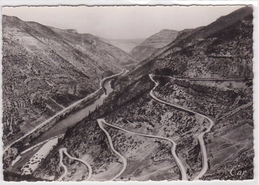 CARTE POSTALE NOIR & BLANC CPSM LES GORGES DU TARN LA MALENE ROUTE DU CAUSSE