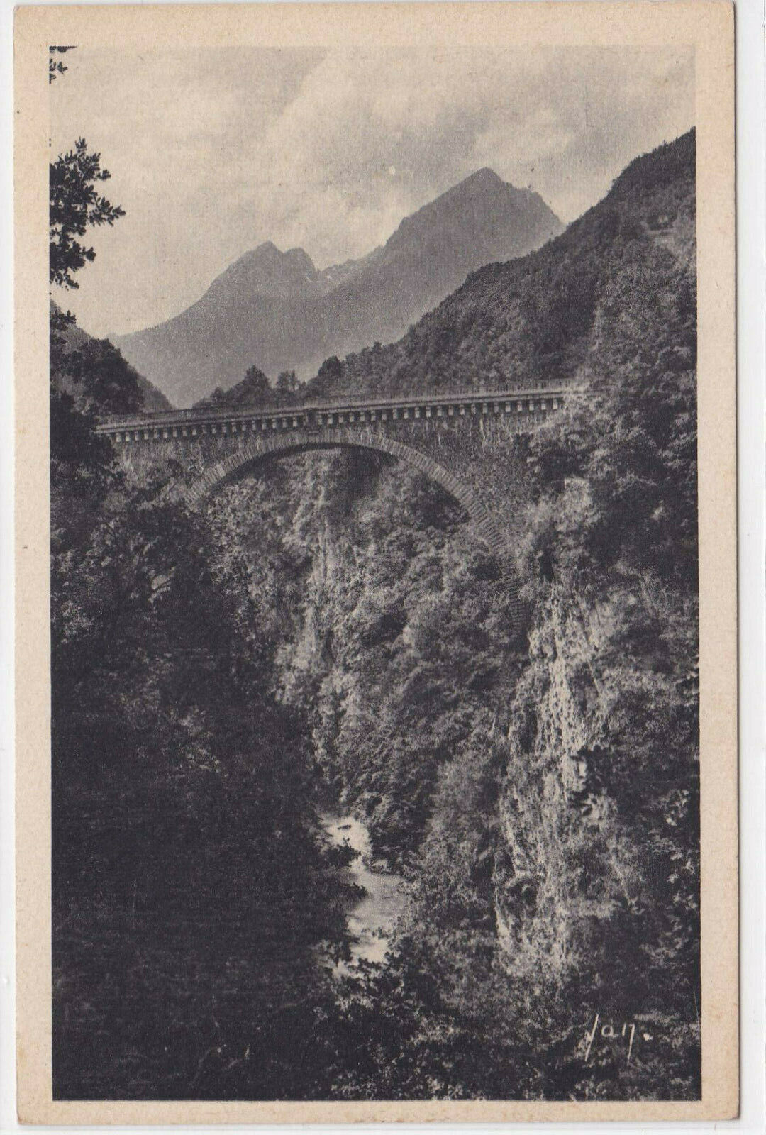 OLD BLACK &amp; WHITE POSTCARD CPA ST-SAUVEUR-LES-BAINS THE NAPOLEON BRIDGE
