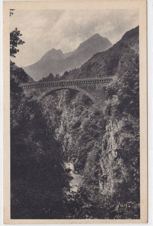 OLD BLACK &amp; WHITE POSTCARD CPA ST-SAUVEUR-LES-BAINS THE NAPOLEON BRIDGE