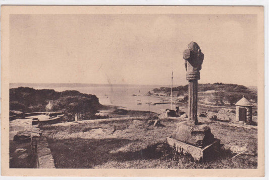 OLD POSTCARD CPA ILE DE BREHAT LA CROIX DE CRECH'GUEN BRITTANY