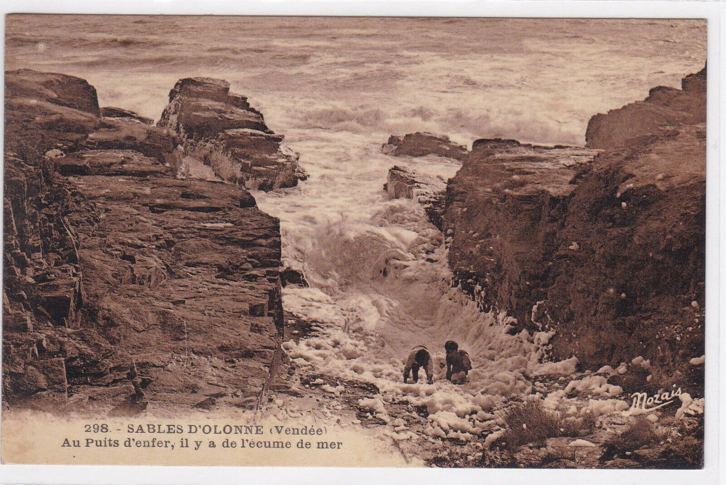 OLD POSTCARD CPA VENDEE SABLES D'OLONNE AT THE WELL OF HELL SEA FOAM 