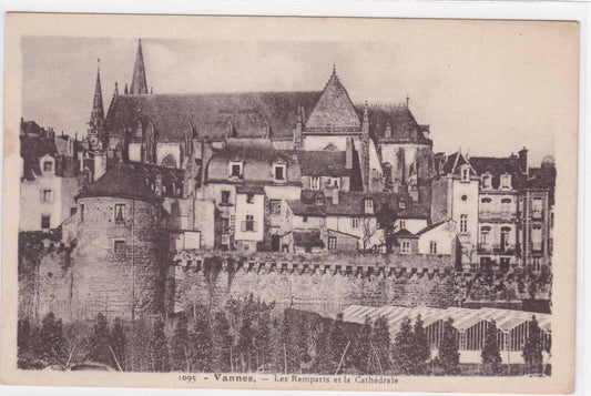 OLD BLACK &amp; WHITE POSTCARD CPA VANNES THE RAMPARTS AND THE CATHEDRAL 