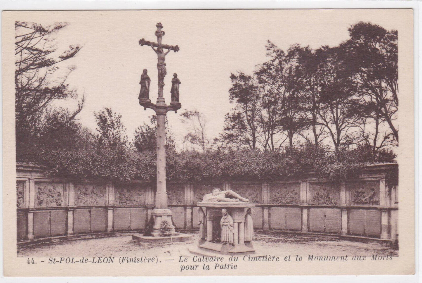 OLD POSTCARD CPA ST-POL-DE-LEON CEMETERY CALVARY MONUMENT