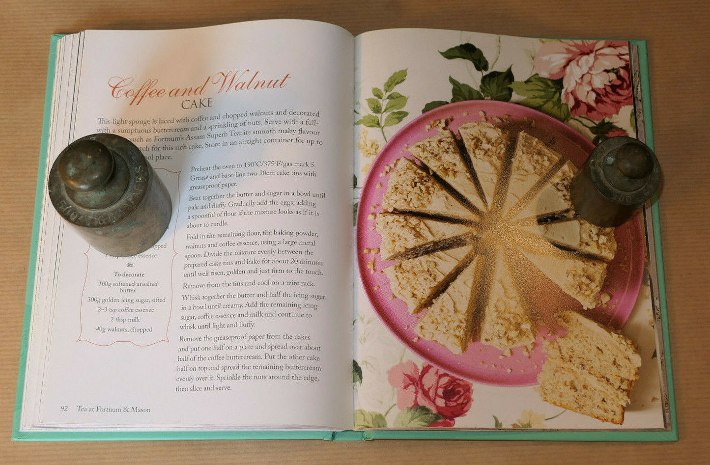 TEA AT FORTNUM & MASON / 45 RECIPES SANDWICHES BISCUITS CAKES