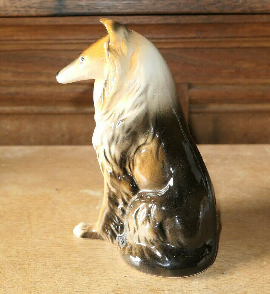 STATUETTE EN FAIENCE CHIEN COLLEY DECO OBJET DE VITRINE