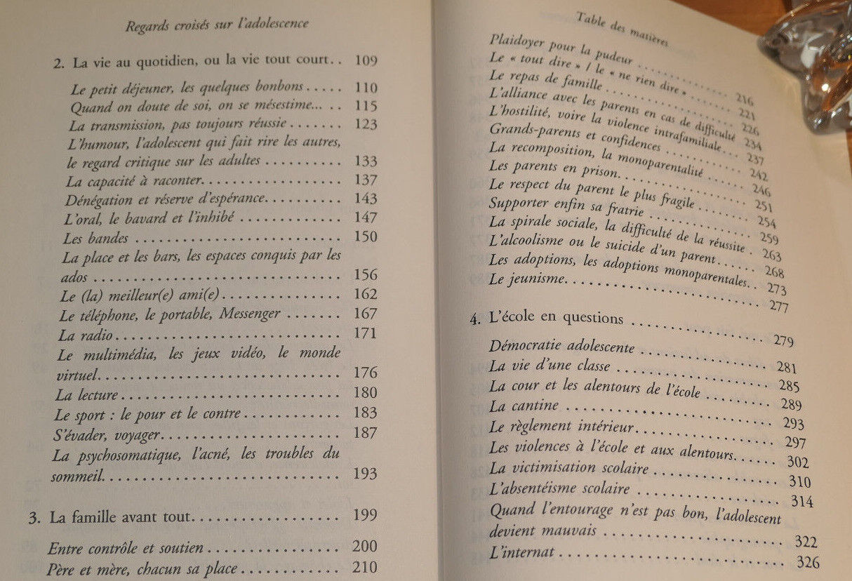 REGARDS CROISES SUR L'ADOLESCENCE / PEDOPSYCHIATRIE / ANNE CARRIERE 2007 / ESSAI