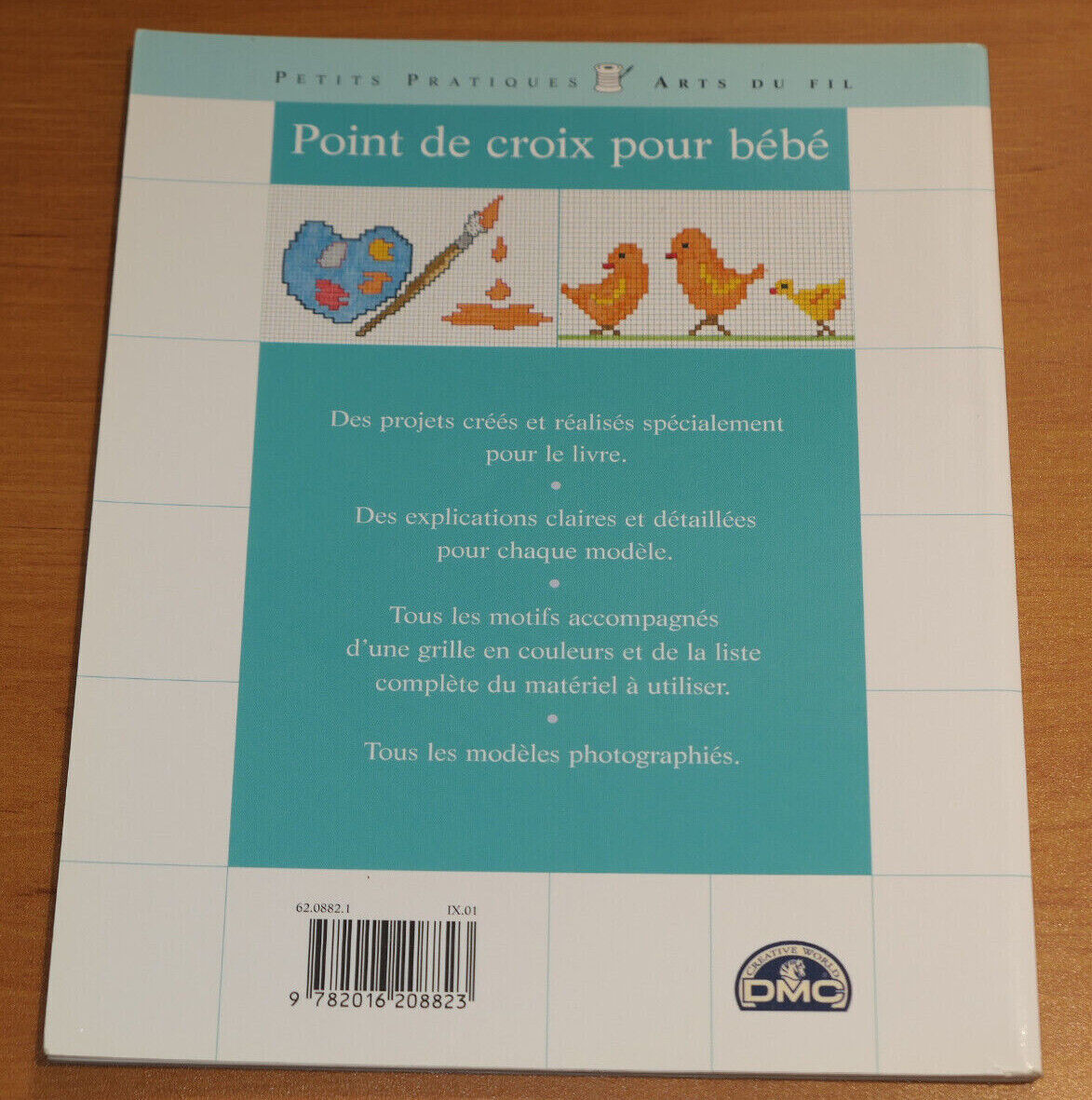 POINT DE CROIX POUR BEBE / HACHETTE 2001 / BRODERIE