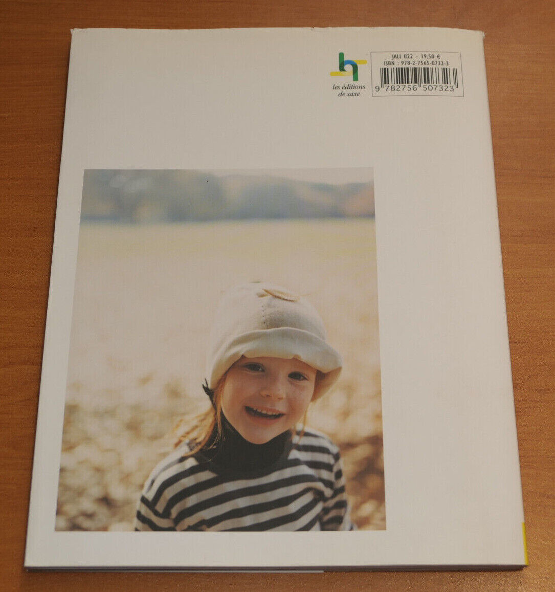 FIBRES NATURELLES POUR JOLIES DEMOISELLES / UONCA / LES EDITIONS DE SAXE 2011