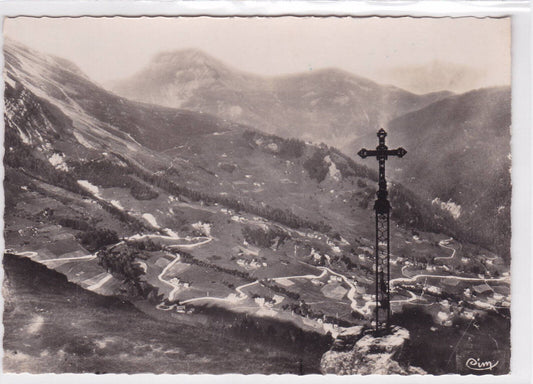 CARTE POSTALE CPSM LES LACETS DE LA GIETTAZ VUS DE LA CROIX DE FER