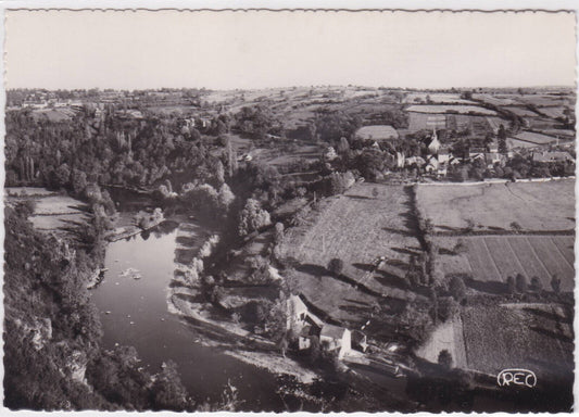 CARTE POSTALE CPSM LA CREUSE PITTORESQUE LA CREUSE ET LE VILLAGE DU PIN