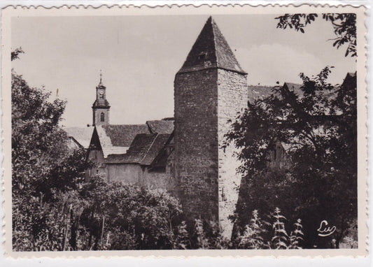 CARTE POSTALE CPSM RIQUEWIHR TOUR DES VOLEURS AU FOND LE TEMPLE