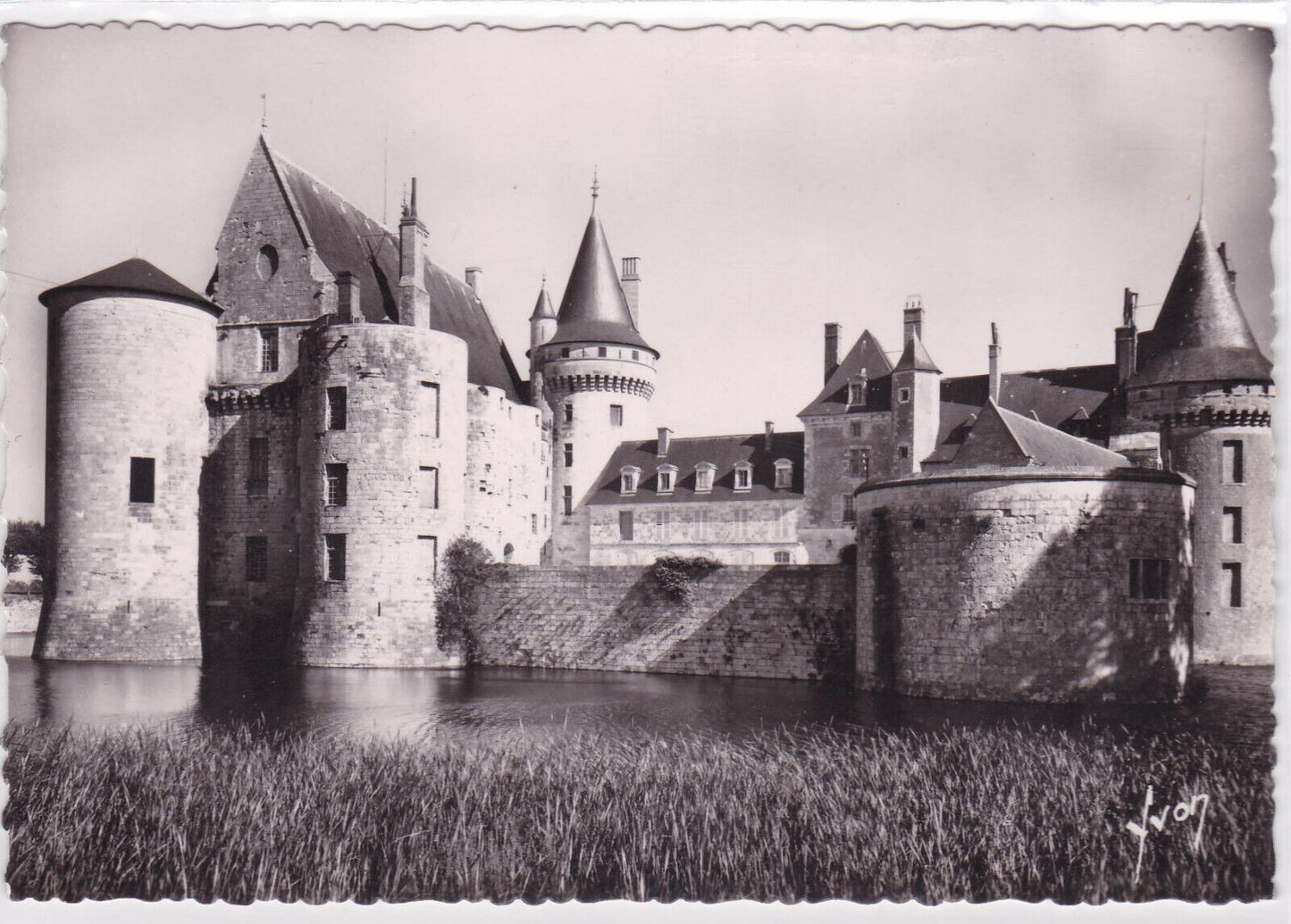 POSTCARD CPSM SULLY-SUR-LOIRE THE FEUDAL CASTLE 