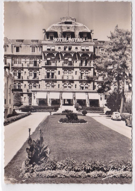 CARTE POSTALE CPSM LA BAULE HOTEL ROYAL LA COTE D'AMOUR