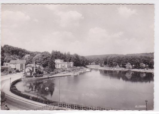 POSTCARD CPSM BAGNOLES-DE-L'ORNE THE LAKE AND THE CASINO ORNE 
