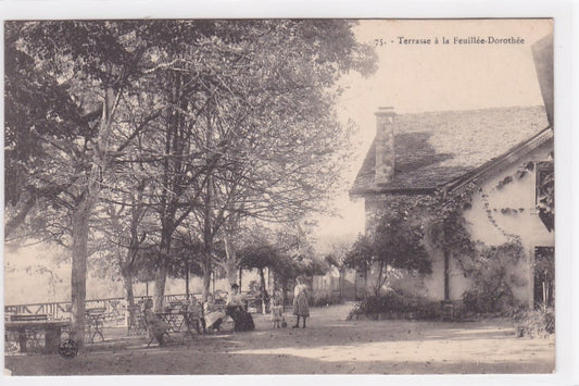Carte Postale Ancienne CPA Terrasse À La Feuillée-Dorothée