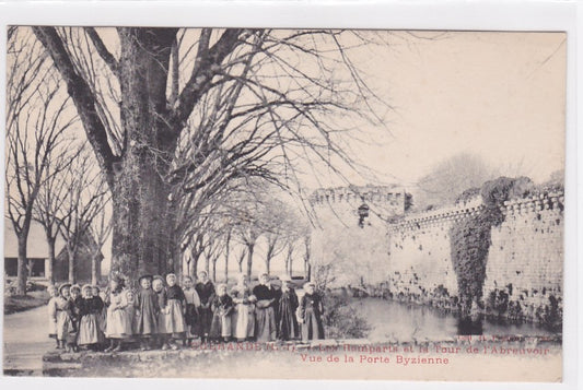 Carte Postale Ancienne CPA 44 - Guérande - Les Remparts Et La Tour De L'Abreuvoir - Vue De La Porte Byzienne
