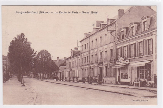 Carte Postale Ancienne CPA 58 - Pougues-Les-Eaux - La Route De Paris - Grand Hôtel