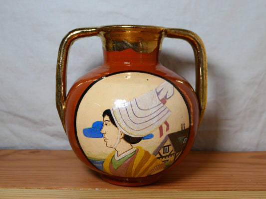 Ancien Vase En Terre Cuite À Oreilles Bavent Tuilerie Normande Signature TN Époque Art-Déco Femme Normande Avec Coiffe Traditionnelle