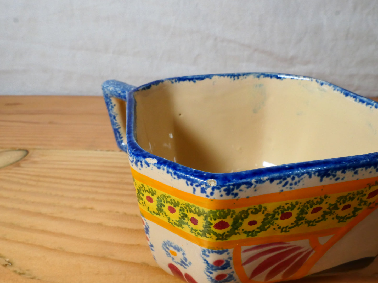 Ancienne Tasse À Déjeuner En Faïence - Sainte-Honorine-Sur-Mer