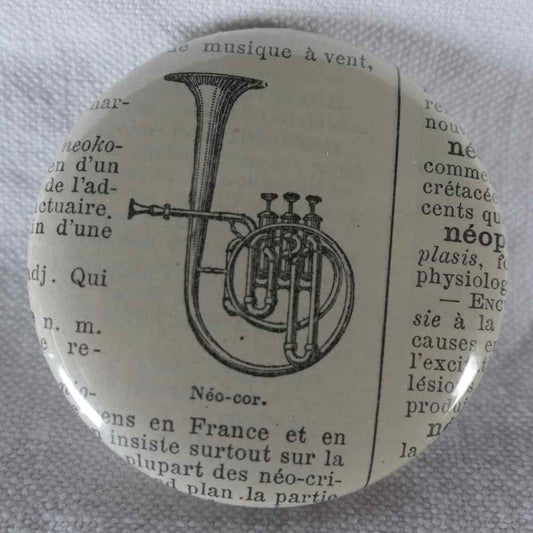 Instrument Néo-Cor - Badge Encyclopédique Original - Ancienne Gravure