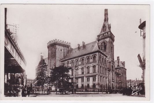 Carte Postale Ancienne CPA 16 Angoulême - L'Hôtel De Ville