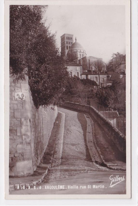 Carte Postale Ancienne CPA 16 Angoulême - Vieille Rue St Martin