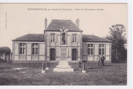 Carte Postale Ancienne CPA 14 - Bourgeauville - Place Du Monument Et Écoles