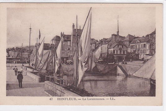 Carte Postale Ancienne CPA Calvados 14 Honfleur - La Lieutenance