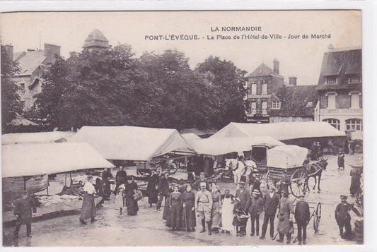 Carte Postale CPA Pont-L'Évêque - La Place De L'Hôtel-De-Ville - Jour De Marché