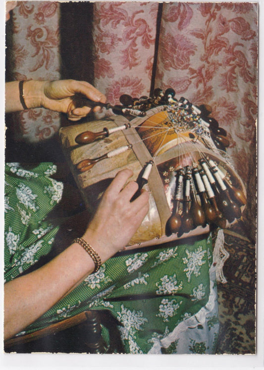 Carte Postale CPSM Dentelle D'Auvergne
