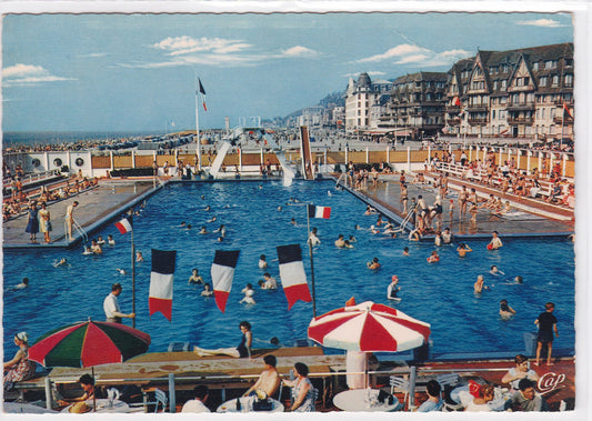 Carte Postale CPSM 14 Trouville - Reine Des Plages - La Piscine