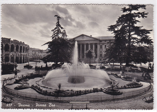 Carte Postale CPSM Italy - Verona - Piazza Bra