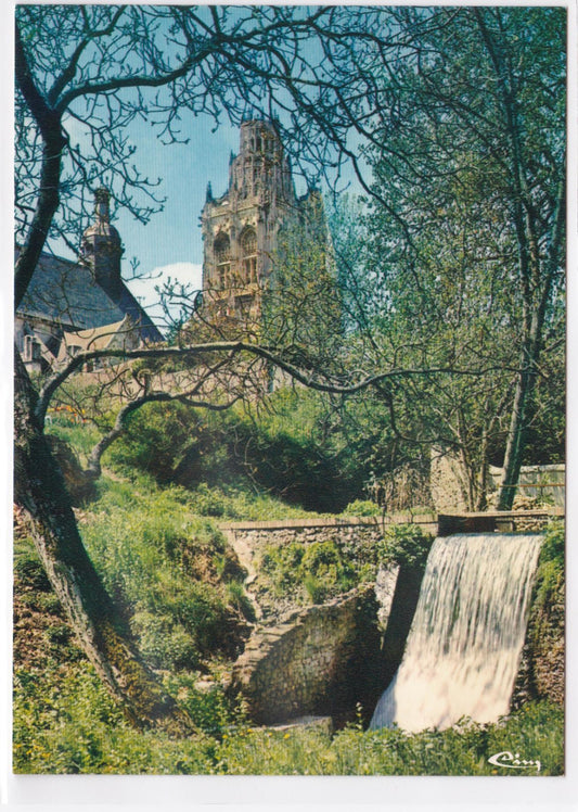 Carte Postale CPM 27 Verneuil-Sur-Avre - La Tour De La Madeleine Et Les Fossés