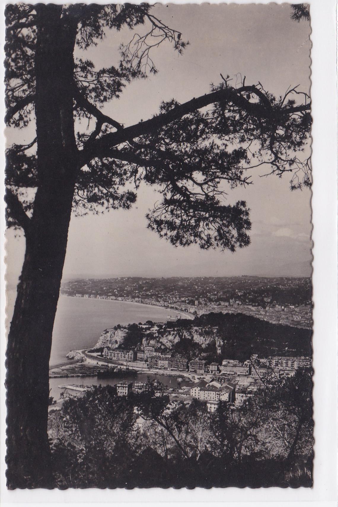 Carte Postale CPSM 06 Nice - Échappée Sur La Ville