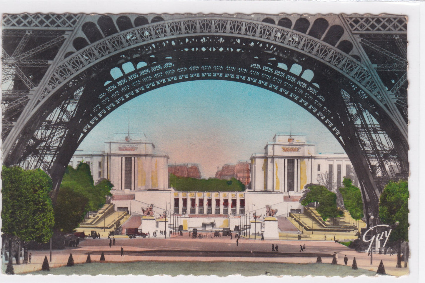 Carte Postale CPSM 75 Paris - Le Palais De Chaillot Vu Sous La Tour Eiffel