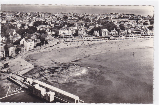 Carte Postale CPSM 56 Quiberon - Vue Générale Et La Plage