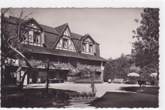 Carte Postale CPSM 61 Bagnoles-De-L'Orne Tesse-La-Madeleine Le Clos-Joli Jardin