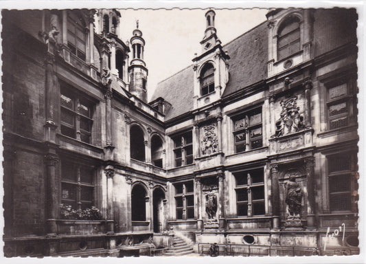 Carte Postale CPSM 14 Caen - Cour Intérieure De L'Hôtel D'Escoville