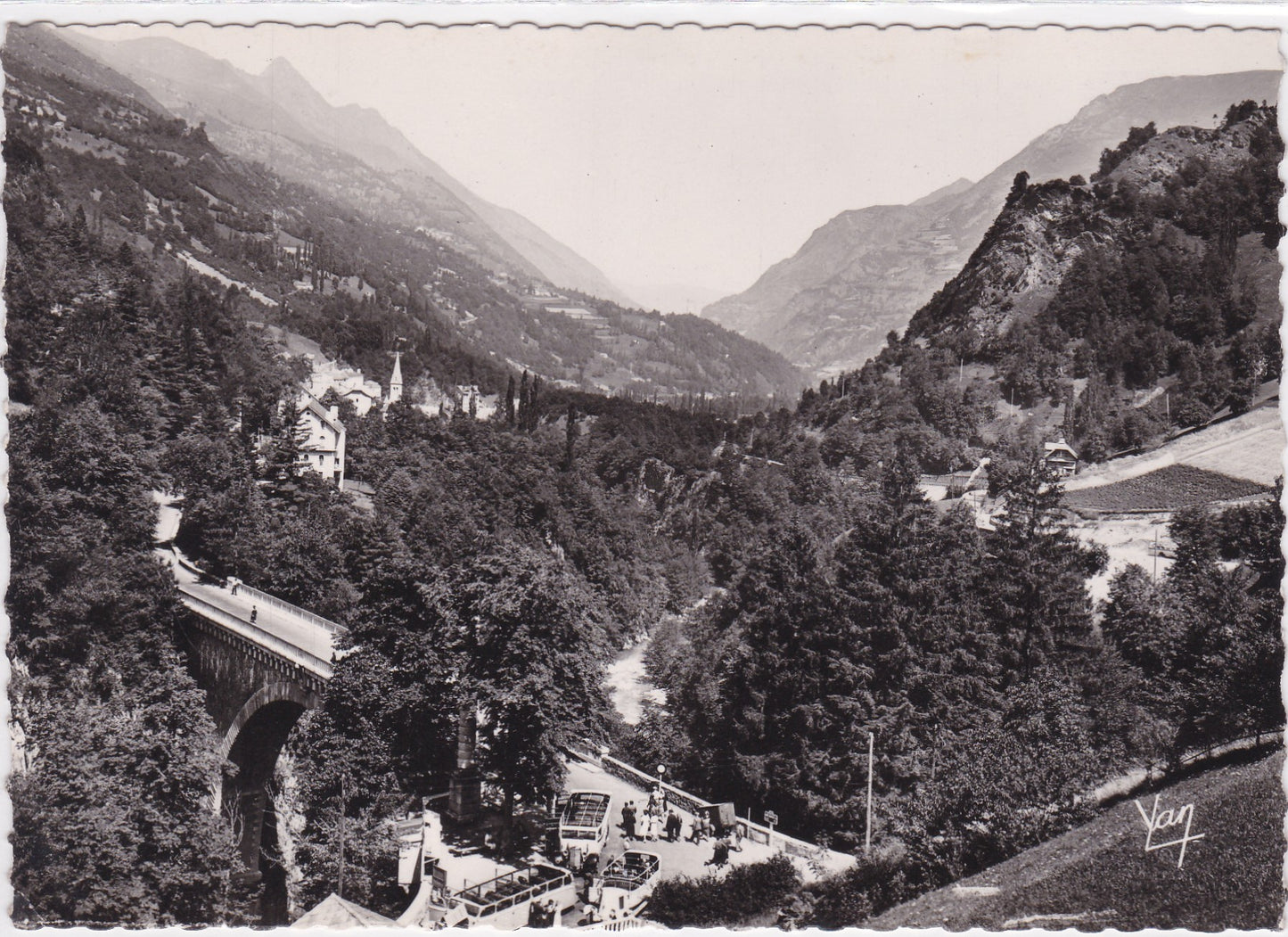 Carte Postale CPSM 65 Route De Luz-St-Sauveur Gavarnie Au Pont Napoléon